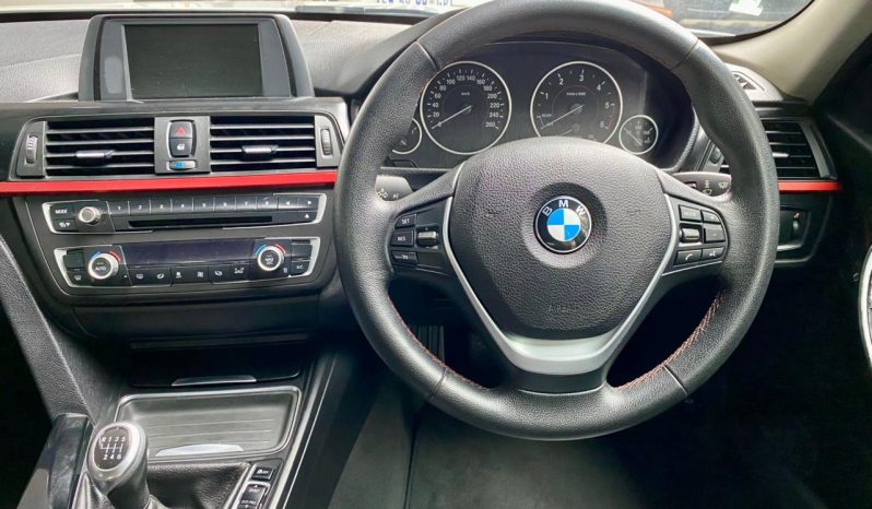
								BMW 3 Series Sedan 320d Sport Line full									