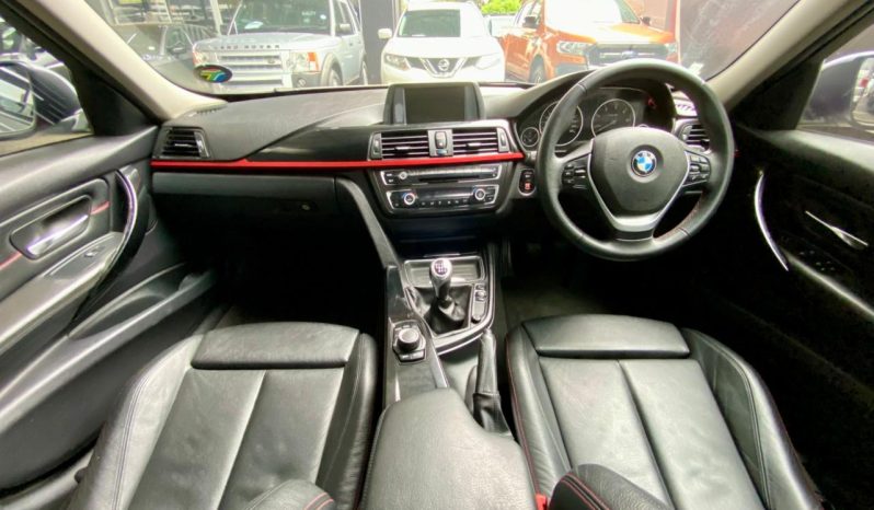 
								BMW 3 Series Sedan 320d Sport Line full									