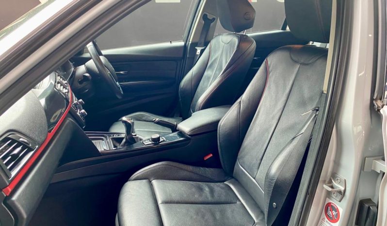 
								BMW 3 Series Sedan 320d Sport Line full									