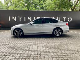 
										BMW 3 Series Sedan 320d Sport Line full									