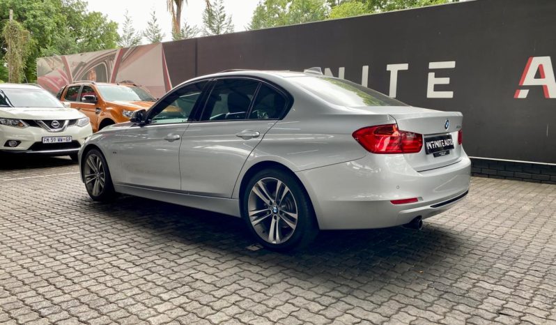 
								BMW 3 Series Sedan 320d Sport Line full									