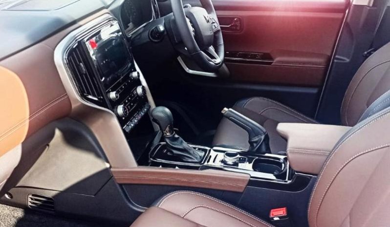 
								Mahindra Scorpio N 2.2D Z8L Adventure 4X4 At full									