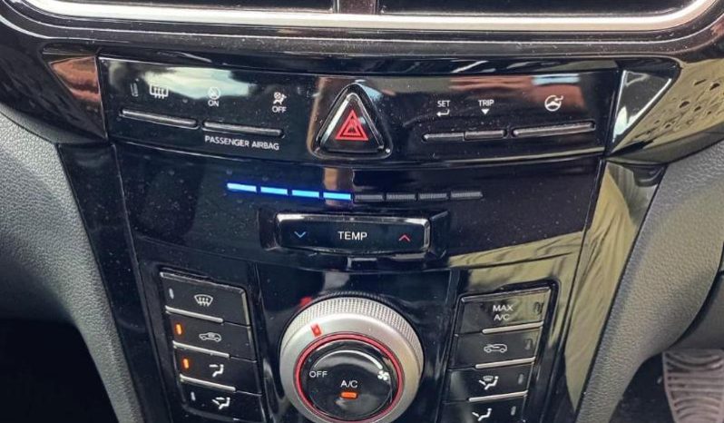 
								Mahindra Xuv3XO 1.2T Mx3 full									