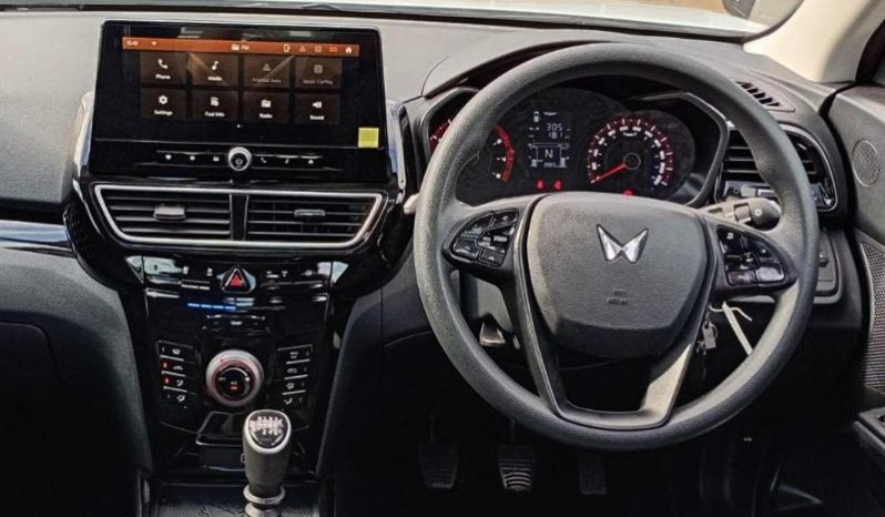 
								Mahindra Xuv3XO 1.2T Mx3 full									