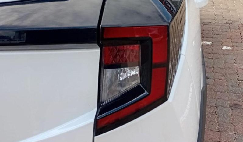 
								Mahindra Xuv3XO 1.2T Mx3 full									