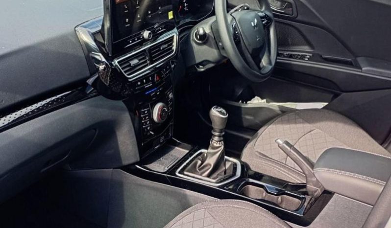 
								Mahindra Xuv3XO 1.2T Mx3 full									