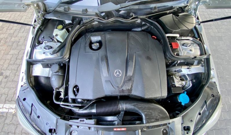 
								Mercedes Benz C-Class Sedan C 220cdi Classic Touchshift full									