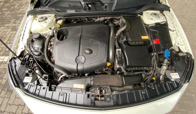 
								Mercedes Benz Gla Gla 200 Cdi 7G-Dct full									