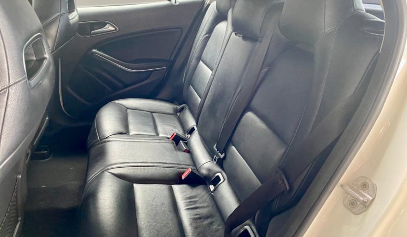 
								Mercedes Benz Gla Gla 200 Cdi 7G-Dct full									