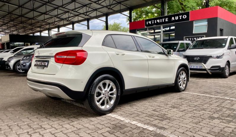 
								Mercedes Benz Gla Gla 200 Cdi 7G-Dct full									