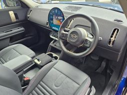 
										MINI Countryman C full									