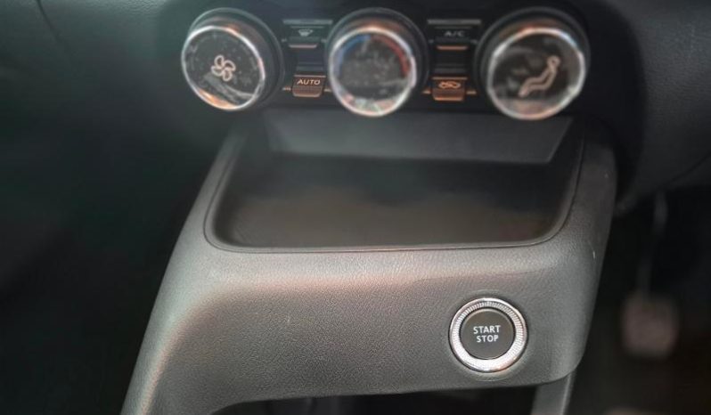 
								Nissan Magnite 1.0 Acenta full									