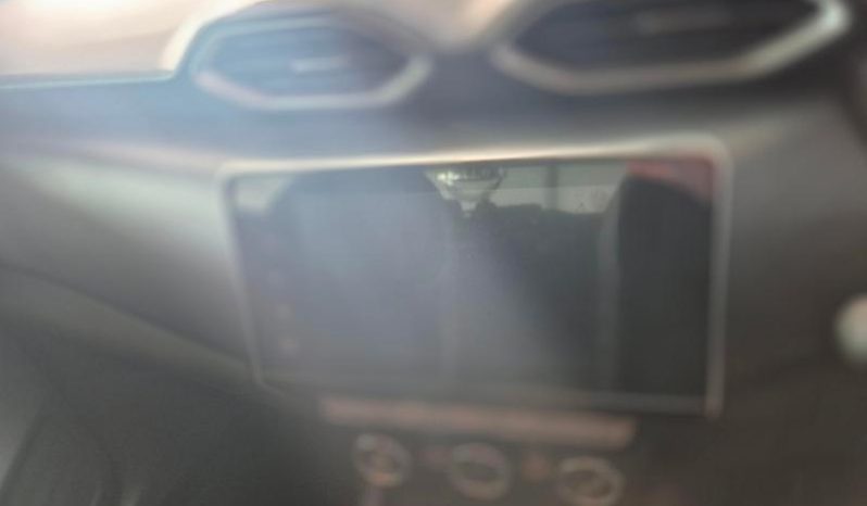 
								Nissan Magnite 1.0 Acenta full									
