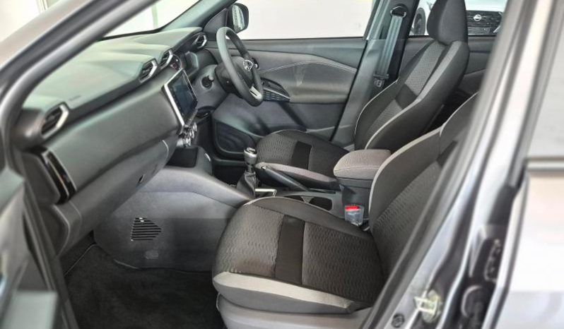 
								Nissan Magnite 1.0 Acenta full									
