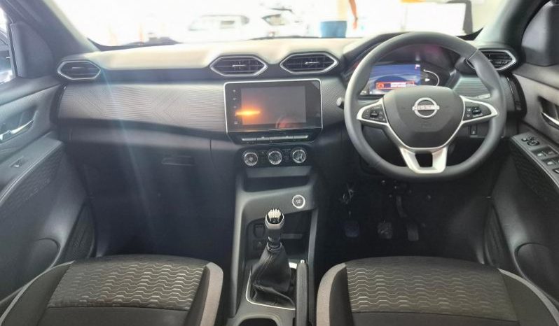 
								Nissan Magnite 1.0 Acenta full									