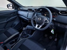 
										Nissan Magnite 1.0 Move Panel Van full									