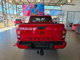 Nissan Navara 2.5D Pro-4X D Cab 4X4 At