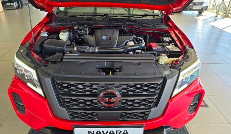 
								Nissan Navara 2.5D Pro-4X D Cab 4X4 At full									