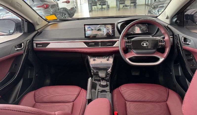 
								Tata Curvv 1.2T Accomplished S Dca full									