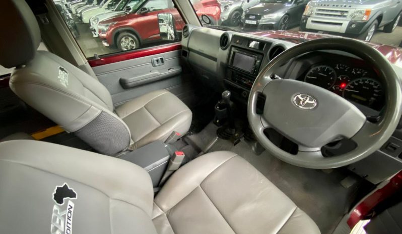 
								Toyota Land Cruiser 76 4.2D S/wagon 60th Anniversary Editi full									