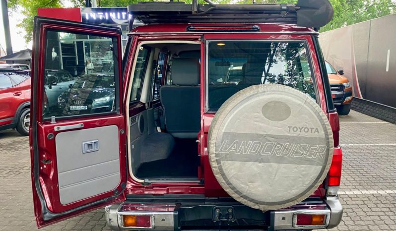 
								Toyota Land Cruiser 76 4.2D S/wagon 60th Anniversary Editi full									
