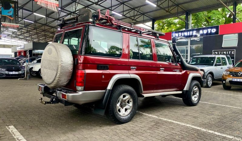 
								Toyota Land Cruiser 76 4.2D S/wagon 60th Anniversary Editi full									