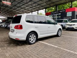 
										Volkswagen Touran 1.6 Tdi Bmt Dsg7 full									
