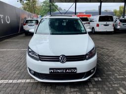 
										Volkswagen Touran 1.6 Tdi Bmt Dsg7 full									