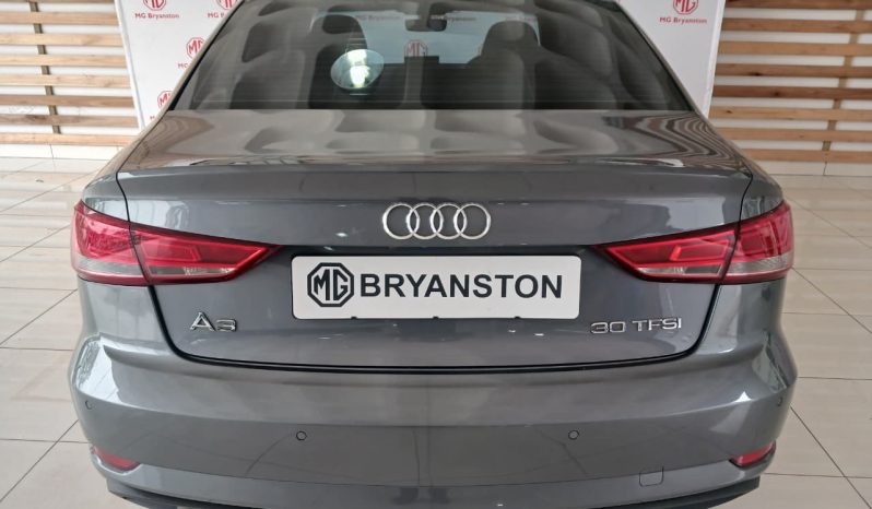 
								Audi A3 Sedan 35 Tfsi S-Tronic full									