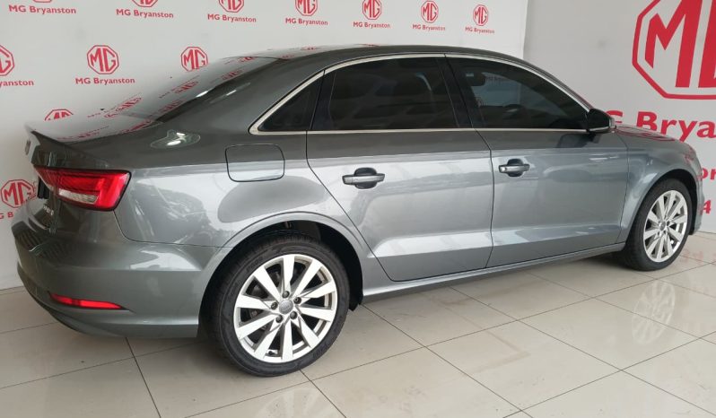 
								Audi A3 Sedan 35 Tfsi S-Tronic full									