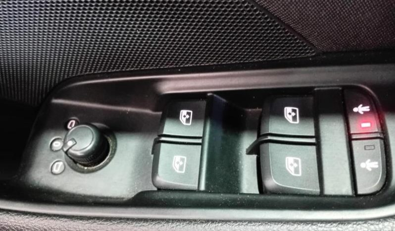 
								Audi A3 Sedan Pi 40 Tfsi S-Tronic full									