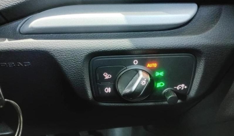 
								Audi A3 Sedan Pi 40 Tfsi S-Tronic full									