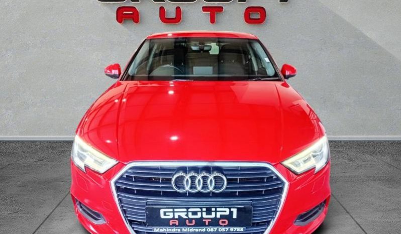 
								Audi A3 Sedan Pi 40 Tfsi S-Tronic full									