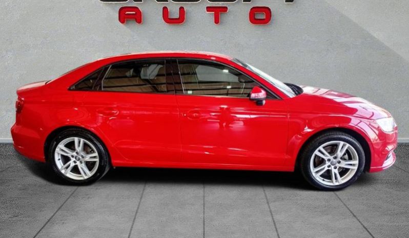 
								Audi A3 Sedan Pi 40 Tfsi S-Tronic full									