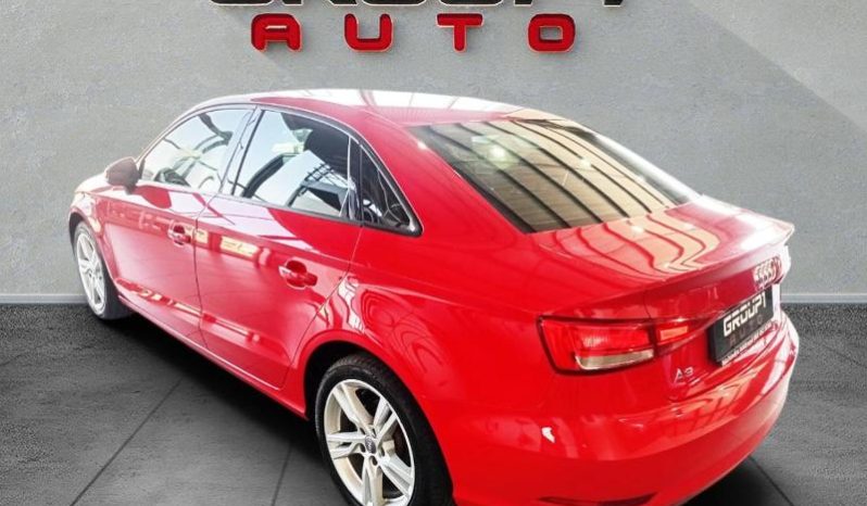 
								Audi A3 Sedan Pi 40 Tfsi S-Tronic full									