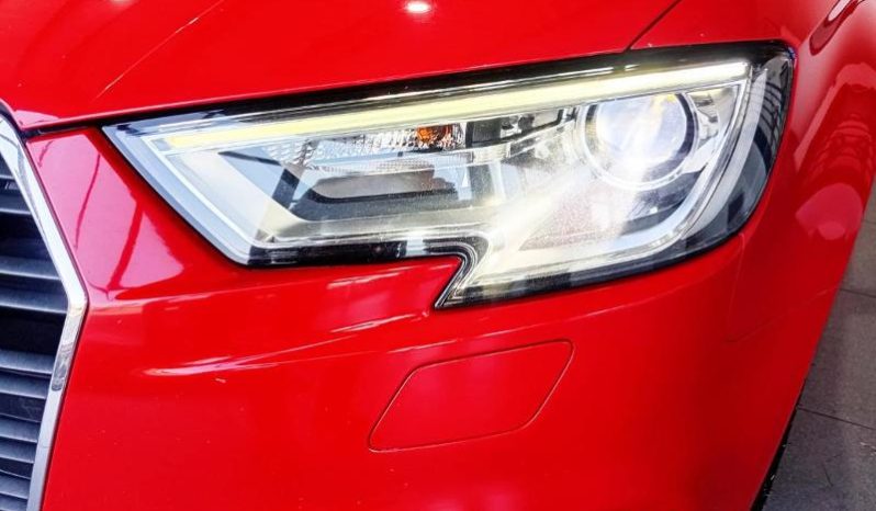 
								Audi A3 Sedan Pi 40 Tfsi S-Tronic full									