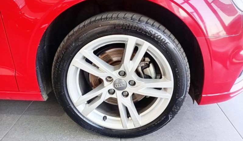 
								Audi A3 Sedan Pi 40 Tfsi S-Tronic full									