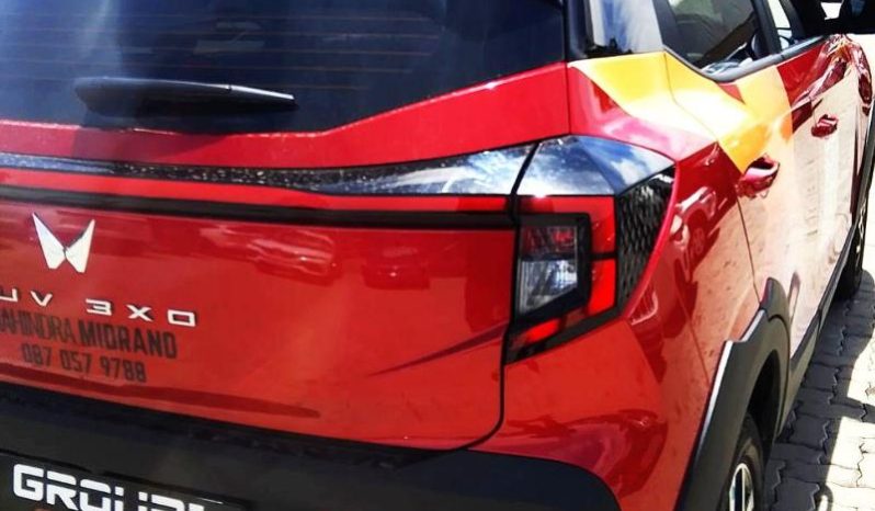 
								Mahindra XUV 3X0 1.2 AX5 MT full									