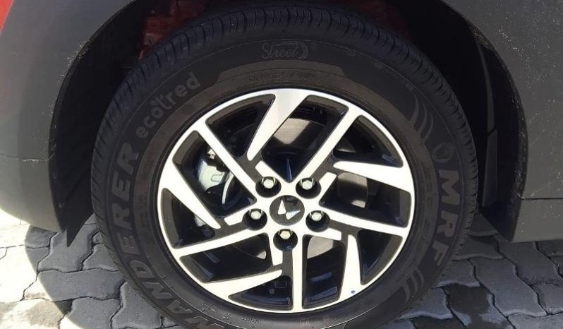 
								Mahindra XUV 3X0 1.2 AX5 MT full									