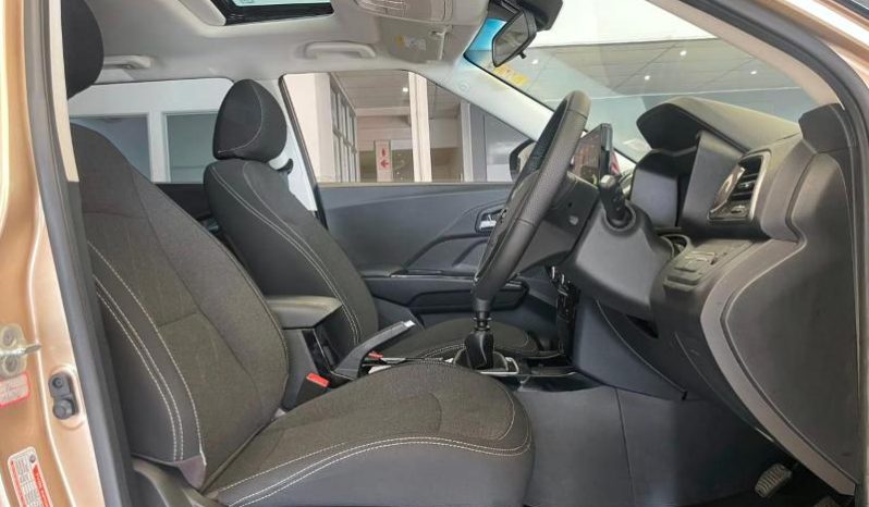 
								Mahindra XUV 3X0 1.2 AX5 MT full									