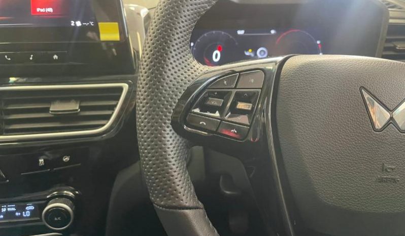 
								Mahindra XUV 3X0 1.2 AX5 MT full									