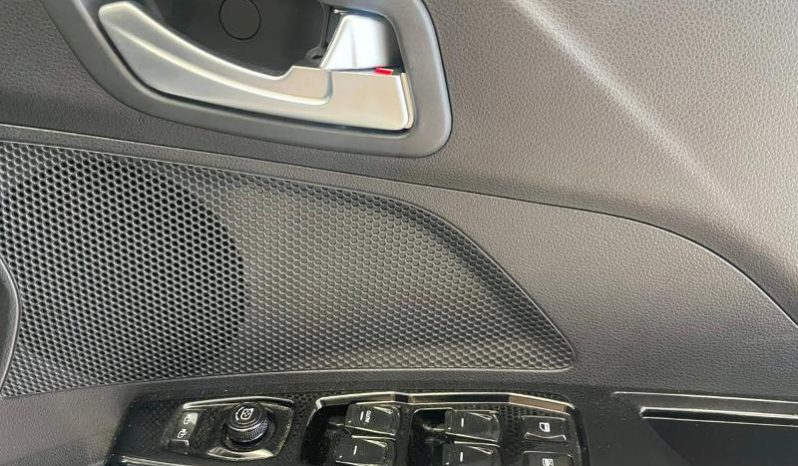 
								Mahindra XUV 3X0 1.2 AX5 MT full									