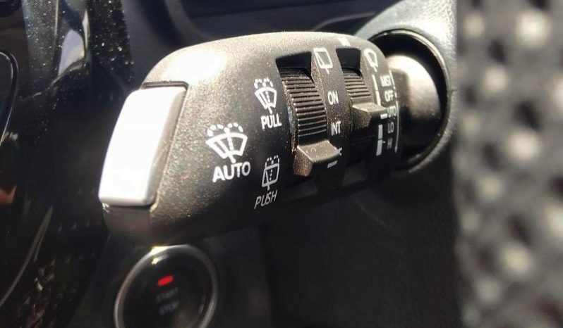 
								Mahindra XUV 3X0 1.2 AX5 MT full									