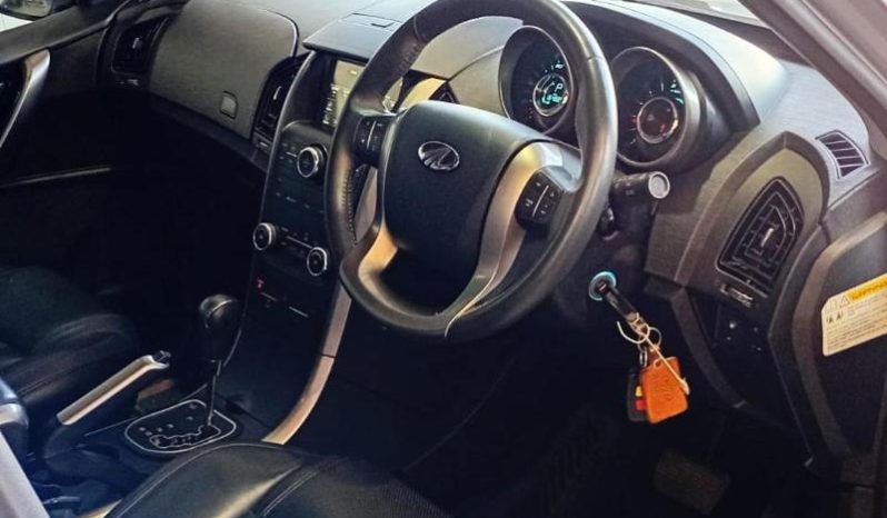 
								Mahindra Xuv500 2.2 Crde Mhawk W8 4X2 At full									