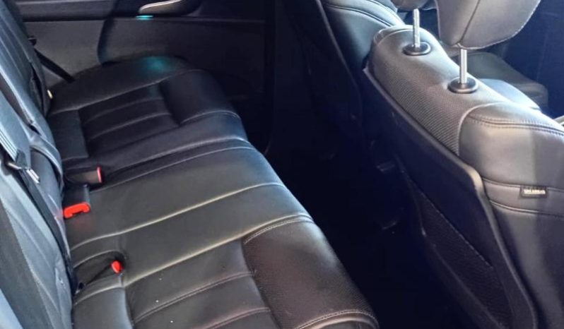 
								Mahindra Xuv500 2.2 Crde Mhawk W8 4X2 At full									