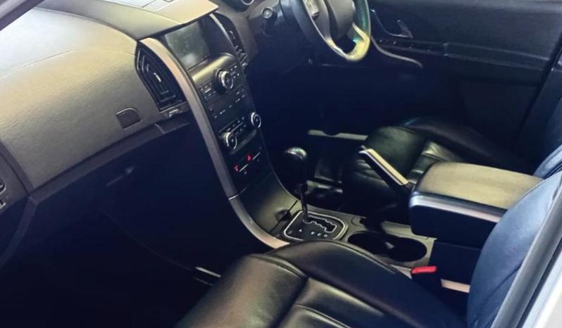 
								Mahindra Xuv500 2.2 Crde Mhawk W8 4X2 At full									