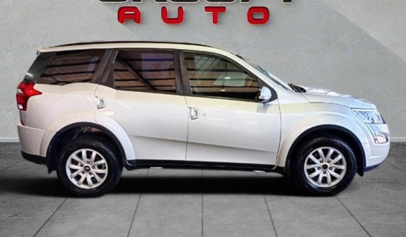 
								Mahindra Xuv500 2.2 Crde Mhawk W8 4X2 At full									