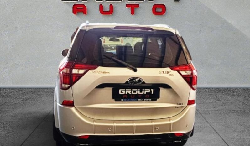 
								Mahindra Xuv500 2.2 Crde Mhawk W8 4X2 At full									