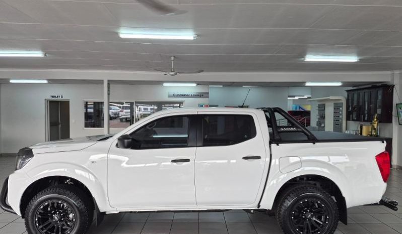 
								Nissan Navara 2.5D Xe D Cab full									