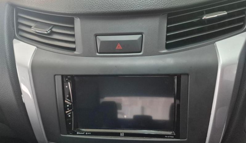
								Nissan Navara 2.5D Xe D Cab full									